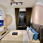 Neu Suites Service Apartment By Moonlight