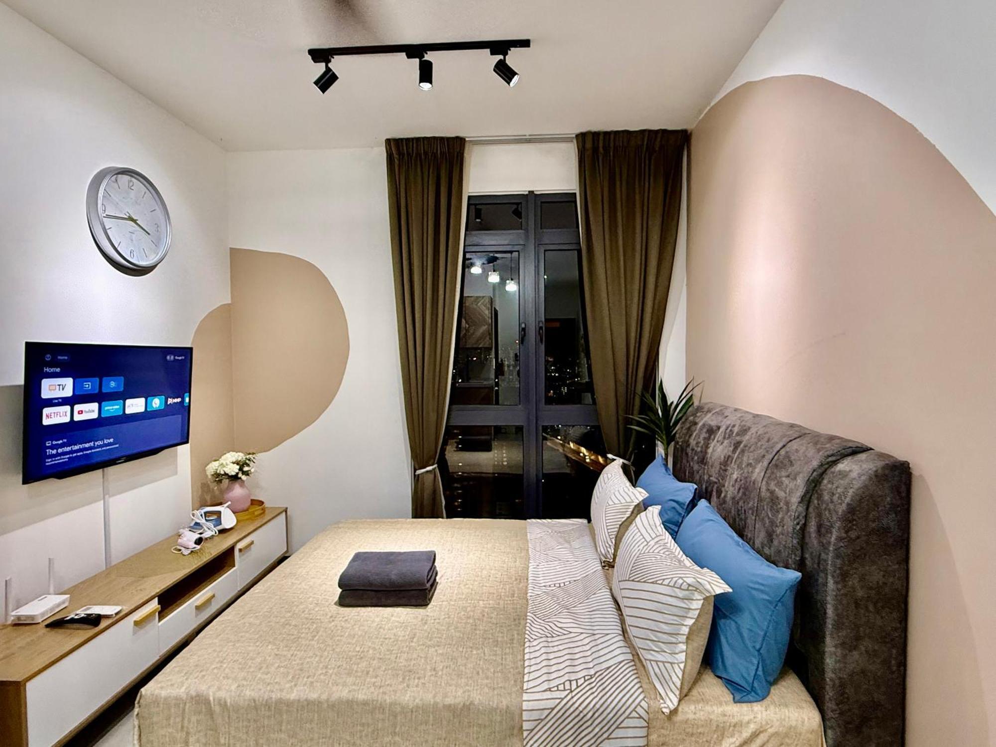 Neu Service By Moonlight Apartment *