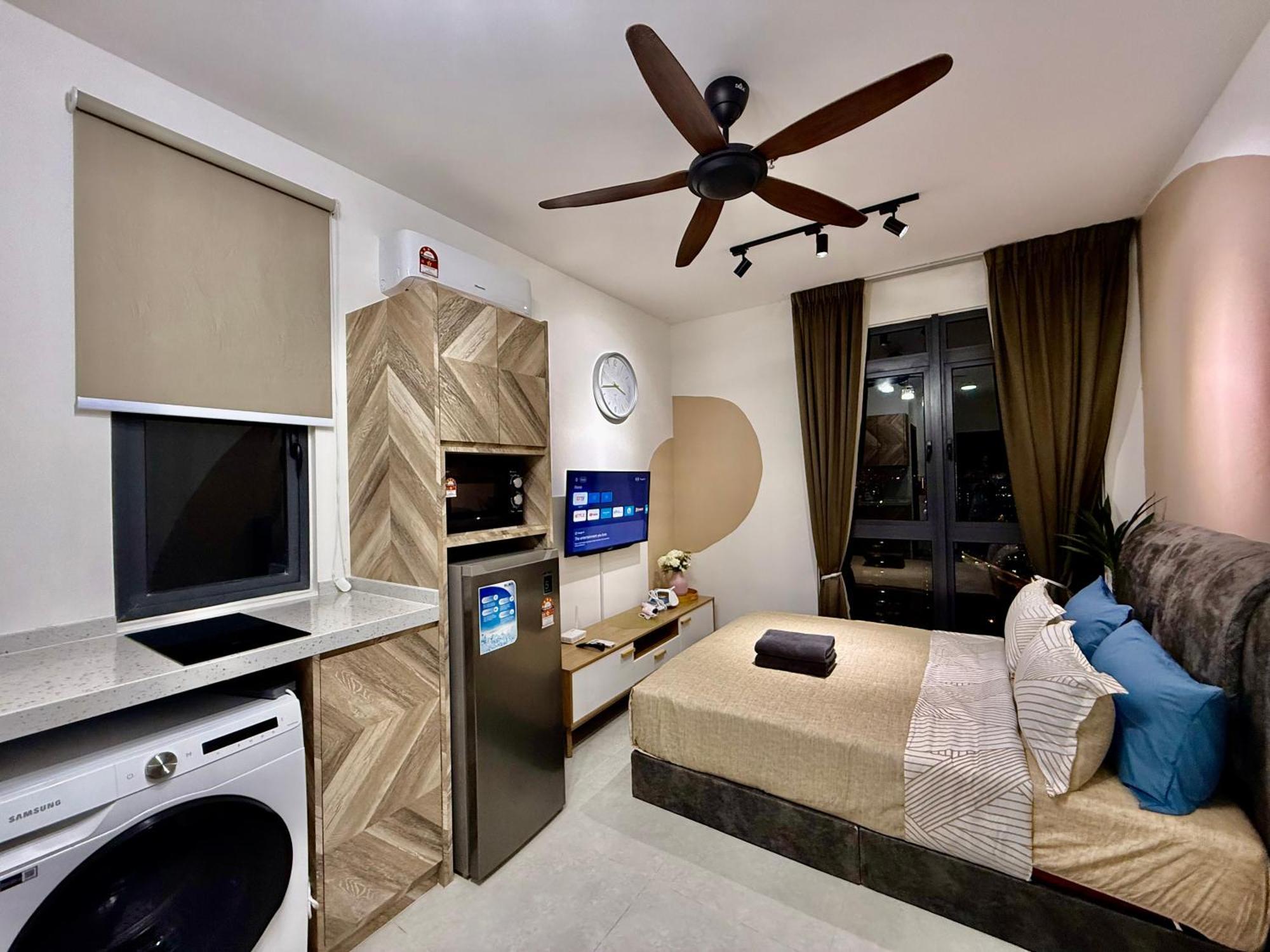 Neu Service By Moonlight Apartment