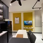 Neu Suites Service Apartment By Moonlight